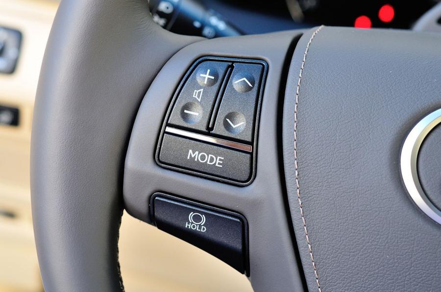  Lexus LS460 2013 года  (фото 34 из 111)